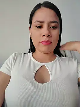 Nicol Alvarez1 online show from 06/18/26, 09:52