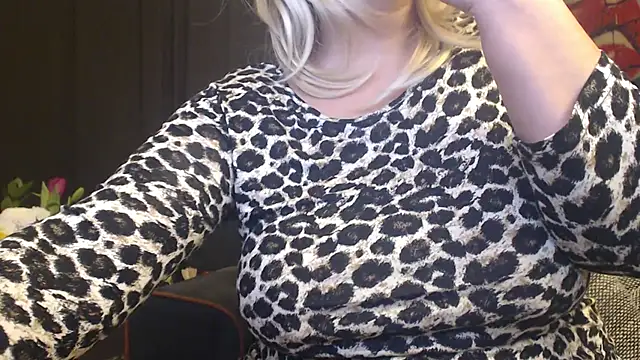 Divineblond online show from 02/03/25, 08:35