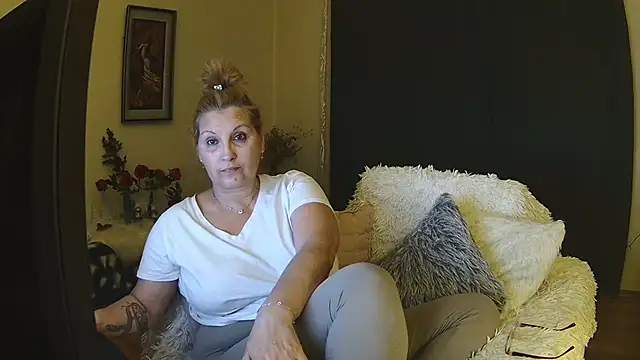 Divineblond online show from 02/17/25, 09:52