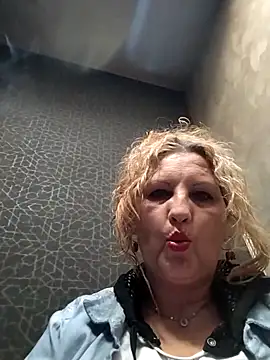 Divineblond online show from 03/09/25, 09:13