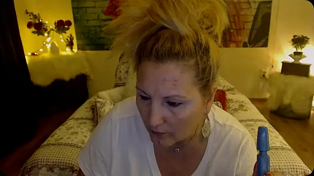 Divineblond online show from 03/17/25, 06:00