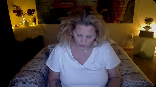 Divineblond online show from 03/17/25, 11:21