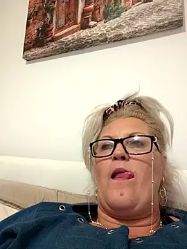 Divineblond online show from 10/26/25, 07:53