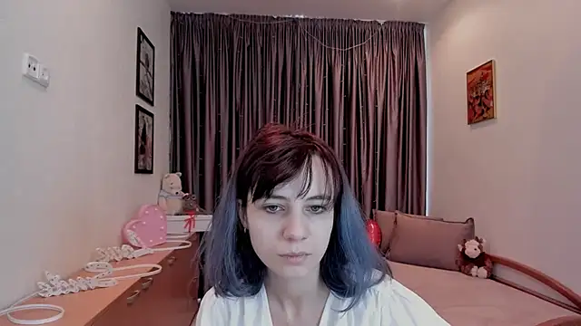 Snapshot of MiniLysii chatting on 04/25/26, 05:43 MiniLysii online show from 04/25/26, 05:43