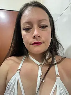 Snapshot of SamiiContreras_ chatting on 06/03/26, 02:33 SamiiContreras online show from 06/03/26, 02:33