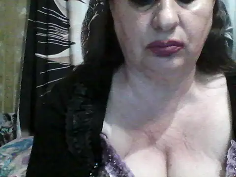 Snapshot of LoaqLovew chatting on 05/11/26, 04:04 LoaqLovew online show from 05/11/26, 04:04