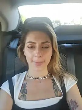 Snapshot of SofiaLace chatting on 06/07/26, 04:11 SofiaLace online show from 06/07/26, 04:11