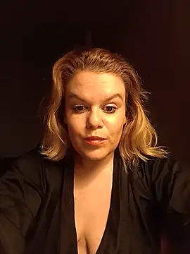Maryquenn online show from 05/16/26, 06:17