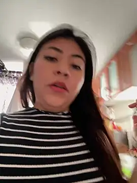 Snapshot of Angyy_X chatting on 06/16/26, 04:42 Angyy X online show from 06/16/26, 04:42