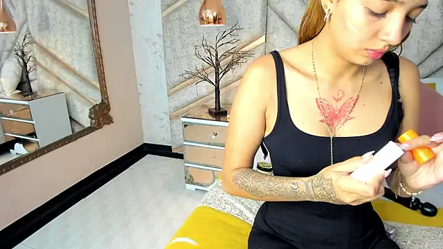 SamaanthaMiller online show from 05/13/26, 09:00