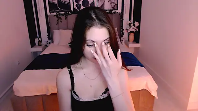  AliceWells online show from 07/09/26, 07:01