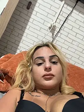 Snapshot of micasex chatting on 06/17/26, 02:25 micasex online show from 06/17/26, 02:25