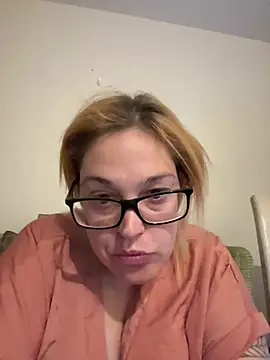 Snapshot of SecretRavenXO chatting on 05/16/26, 12:29 SecretRavenXO online show from 05/16/26, 12:29