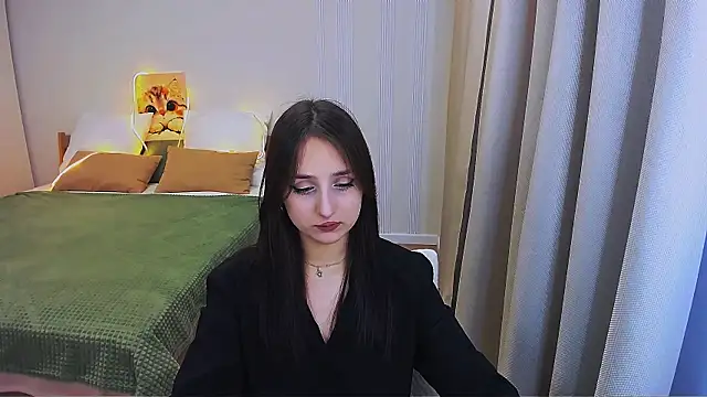 JulietteMonli online show from 06/28/26, 07:31