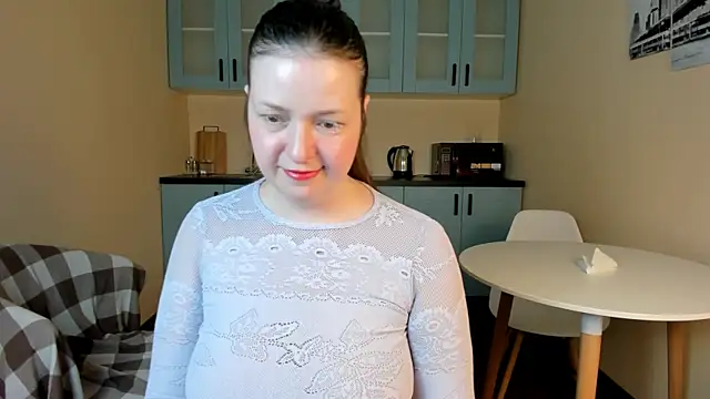 Snapshot of NellieBev chatting on 05/08/26, 02:33 NellieBev online show from 05/08/26, 02:33