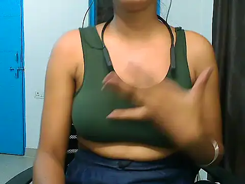 ur sassypriya online show from 06/18/26, 04:33