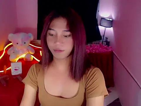 Snapshot of URsexyLylia chatting on 05/21/26, 04:47 URsexyLylia online show from 05/21/26, 04:47