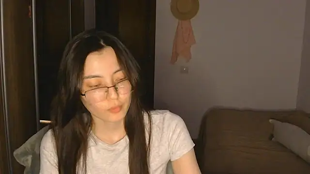 Snapshot of AshleyTropiano chatting on 06/11/26, 04:27 AshleyTropiano online show from 06/11/26, 04:27