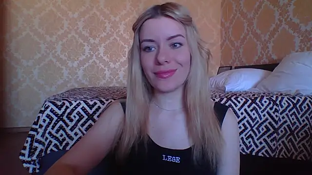 Softy Aura  online show from 05/05/26, 09:39