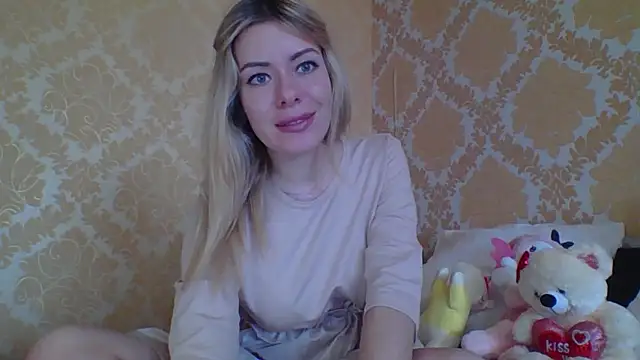 Softy Aura  online show from 06/03/26, 02:33