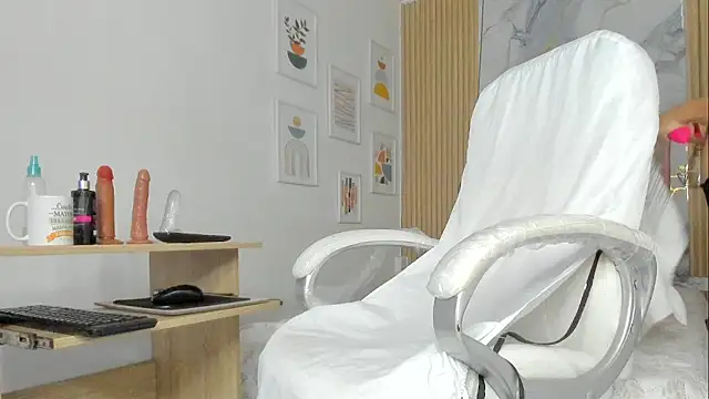 scarletmilzx online show from 07/22/26, 12:41