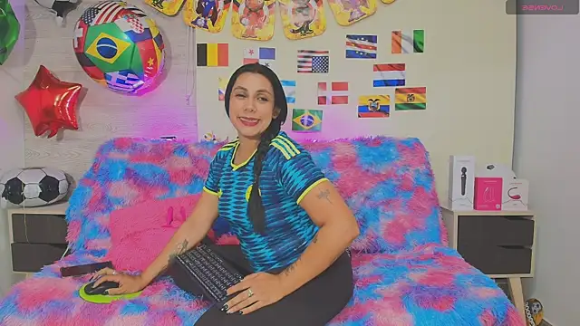 Nyra Queen online show from 07/04/26, 03:13