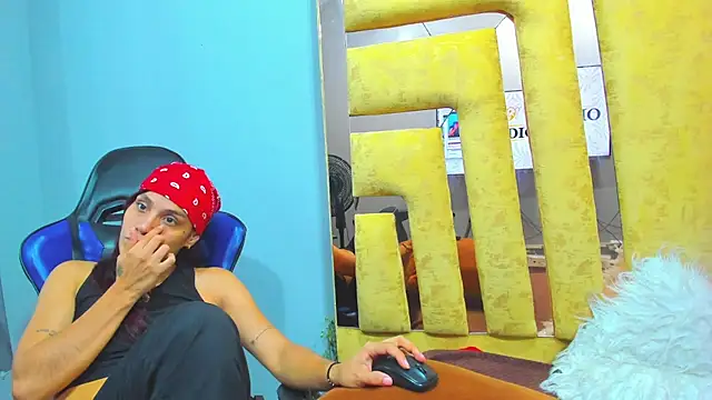AlahiaEvanz online show from 06/14/26, 05:53