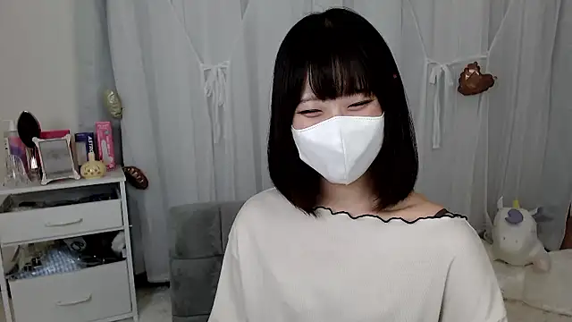 Snapshot of mii__tan chatting on 05/10/26, 01:11 mii tan online show from 05/10/26, 01:11