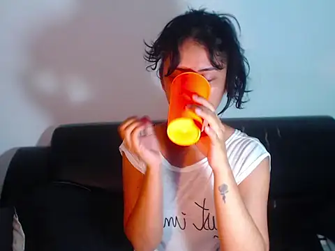 BellaLuxxs online show from 06/12/26, 11:46