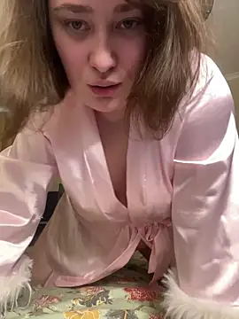 Snapshot of BettyRussian chatting on 05/11/26, 04:04 BettyRussian online show from 05/11/26, 04:04