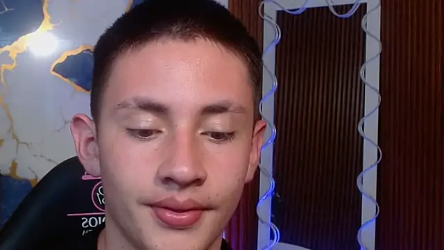 Snapshot of Andres_Tay chatting on 05/07/26, 02:28 Andres Tay online show from 05/07/26, 02:28