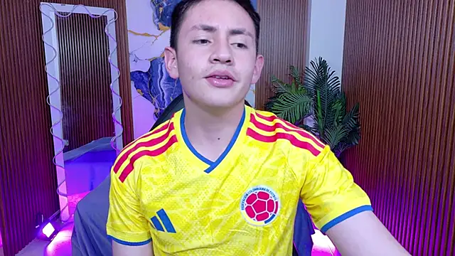 Snapshot of Andres_Tay chatting on 05/31/26, 02:53 Andres Tay online show from 05/31/26, 02:53