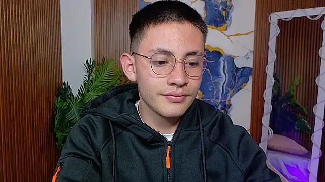 Snapshot of Andres_Tay chatting on 06/11/26, 02:44 Andres Tay online show from 06/11/26, 02:44