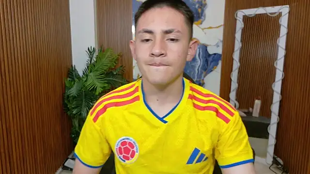 Snapshot of Andres_Tay chatting on 06/14/26, 03:08 Andres Tay online show from 06/14/26, 03:08