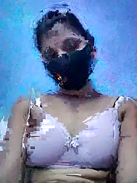 Snapshot of RUHI_1143 chatting on 06/13/26, 05:00 RUHI 1143 online show from 06/13/26, 05:00
