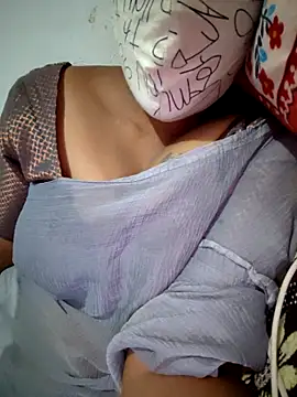 Snapshot of Tamil_Hot_HoneyBee chatting on 05/26/26, 06:31 Tamil Hot HoneyBee online show from 05/26/26, 06:31
