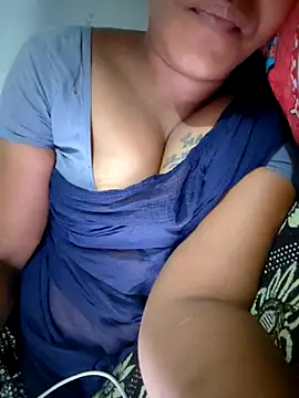 Snapshot of Tamil_Hot_HoneyBee chatting on 06/09/26, 03:07 Tamil Hot HoneyBee online show from 06/09/26, 03:07