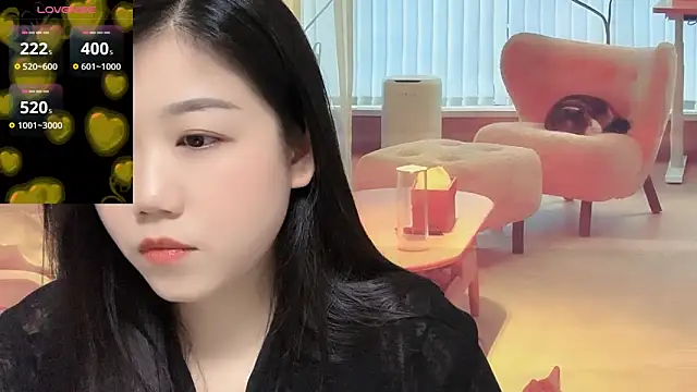 F-Yuwei online show from 04/25/26, 01:03