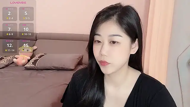 F-Yuwei online show from 06/08/26, 07:53