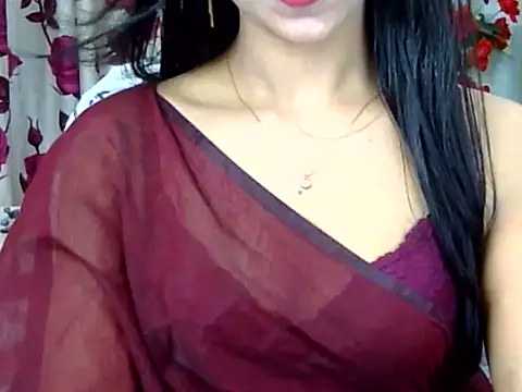 Snapshot of Alina_Nur chatting on 05/18/26, 03:07 Alina Nur online show from 05/18/26, 03:07