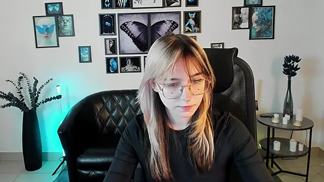 Snapshot of NyxCalderra chatting on 05/21/26, 10:00 NyxCalderra online show from 05/21/26, 10:00