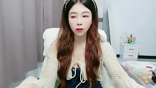 xiaoxiaohong030 online show from 07/05/26, 12:01