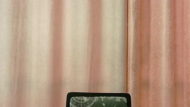 Arianna Toro  online show from 07/02/26, 04:13