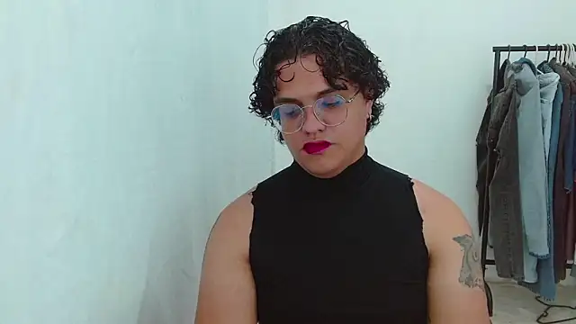 Snapshot of Diane_exotic chatting on 05/13/26, 01:03 Diane exotic online show from 05/13/26, 01:03