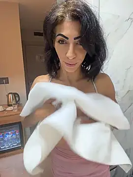 Yasmiinee online show from 06/26/26, 09:52