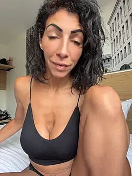 Yasmiinee online show from 07/15/26, 06:13