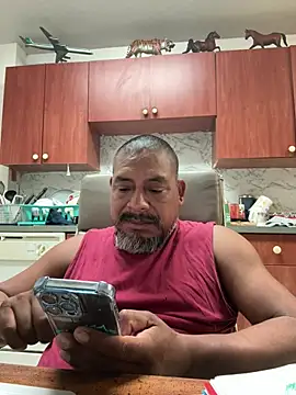 Snapshot of juan_pl1 chatting on 04/25/26, 02:58 juan pl1 online show from 04/25/26, 02:58