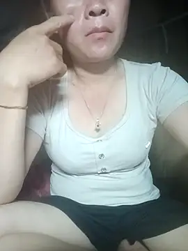 Lella 01 online show from 06/05/26, 06:52