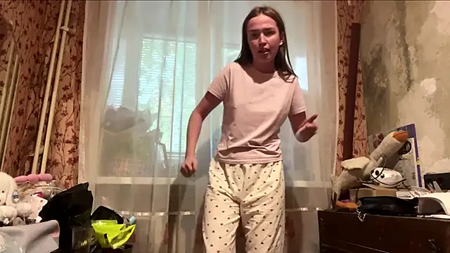 Chloooee online show from 05/23/26, 04:22