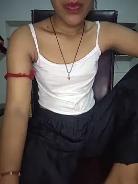 ESHA-LOVE online show from 06/10/26, 10:30